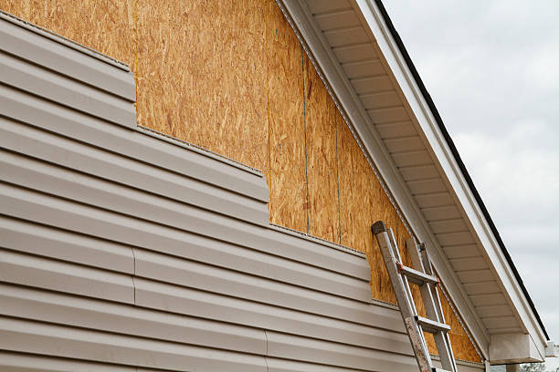 Professional Fiber Cement Siding technician working in Glenmoore, PA